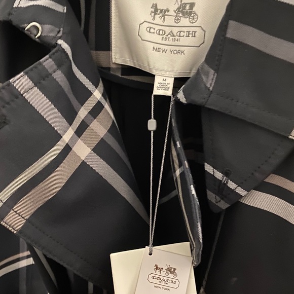 Coach Tattersall Short Trench - Picture 3 of 3